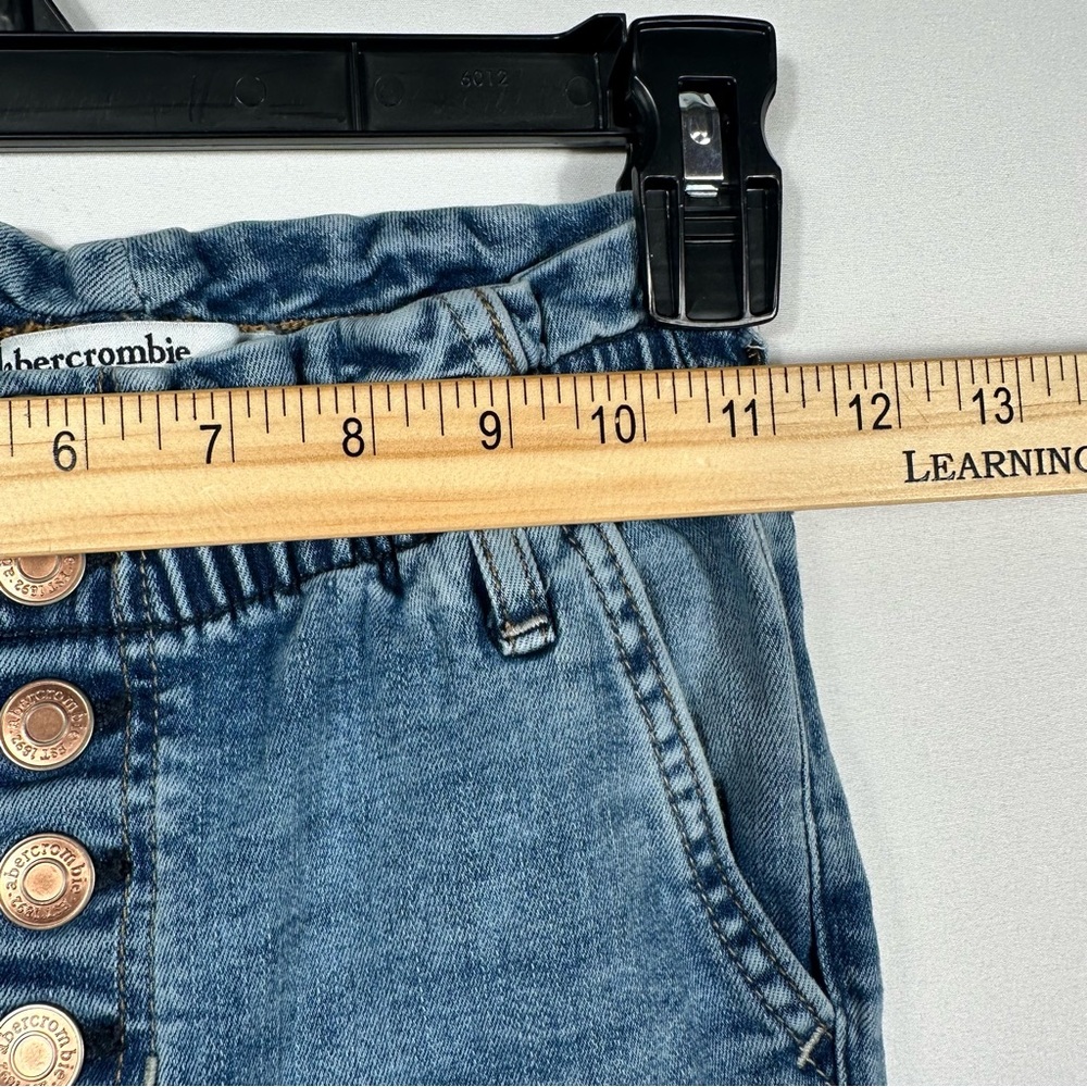 Abercrombie Kids High Rise Mini Mom Medium Wash Pull on Blue Jeans Size 8/10 - Picture 4 of 6